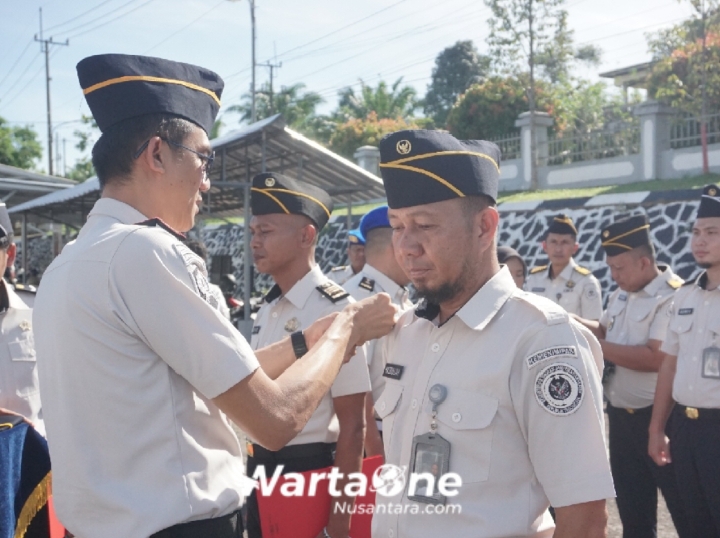 Lapas Kelas IIB Tanjung Pandan Gelar Pengukuhan Kenaikan Pangkat 20 Orang Pegawai
