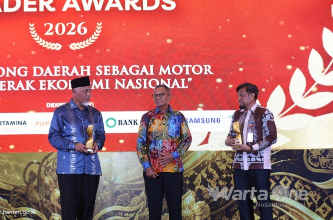 Gubernur Banten Andra Soni Raih Penghargaan Pendidikan Inklusif Disway Awards 2026