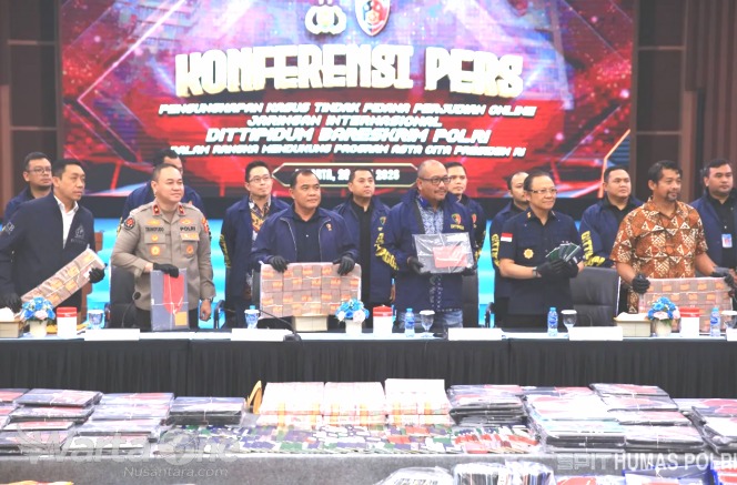 Polri Tangkap Buronan Kakap Interpol Beijing Jaringan Online Scam di Bandara Soetta